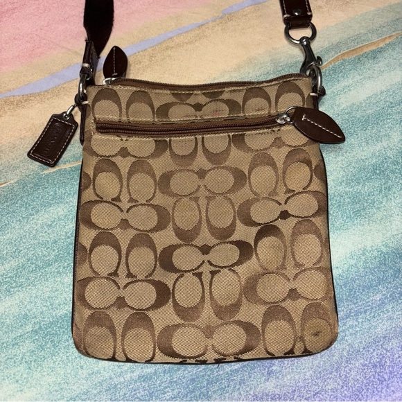 Authentic Coach Signature Canvas Crossbody Messenger Bag - Picture 5 of 10